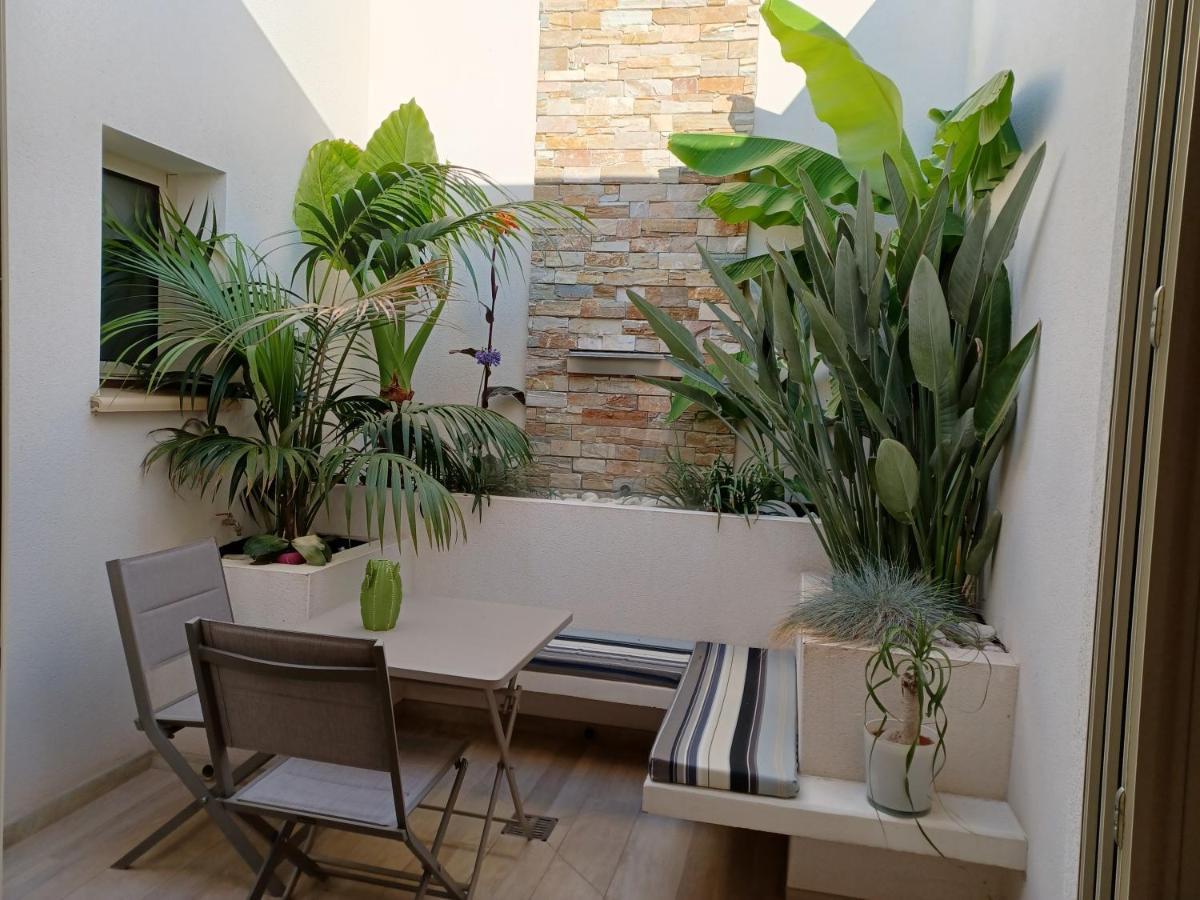 Rue Du Bac Bed & Breakfast Villeneuve-de-la-Raho Bagian luar foto
