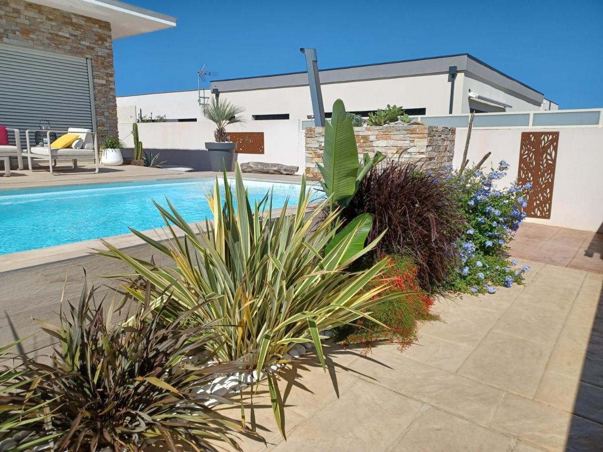 Rue Du Bac Bed & Breakfast Villeneuve-de-la-Raho Bagian luar foto