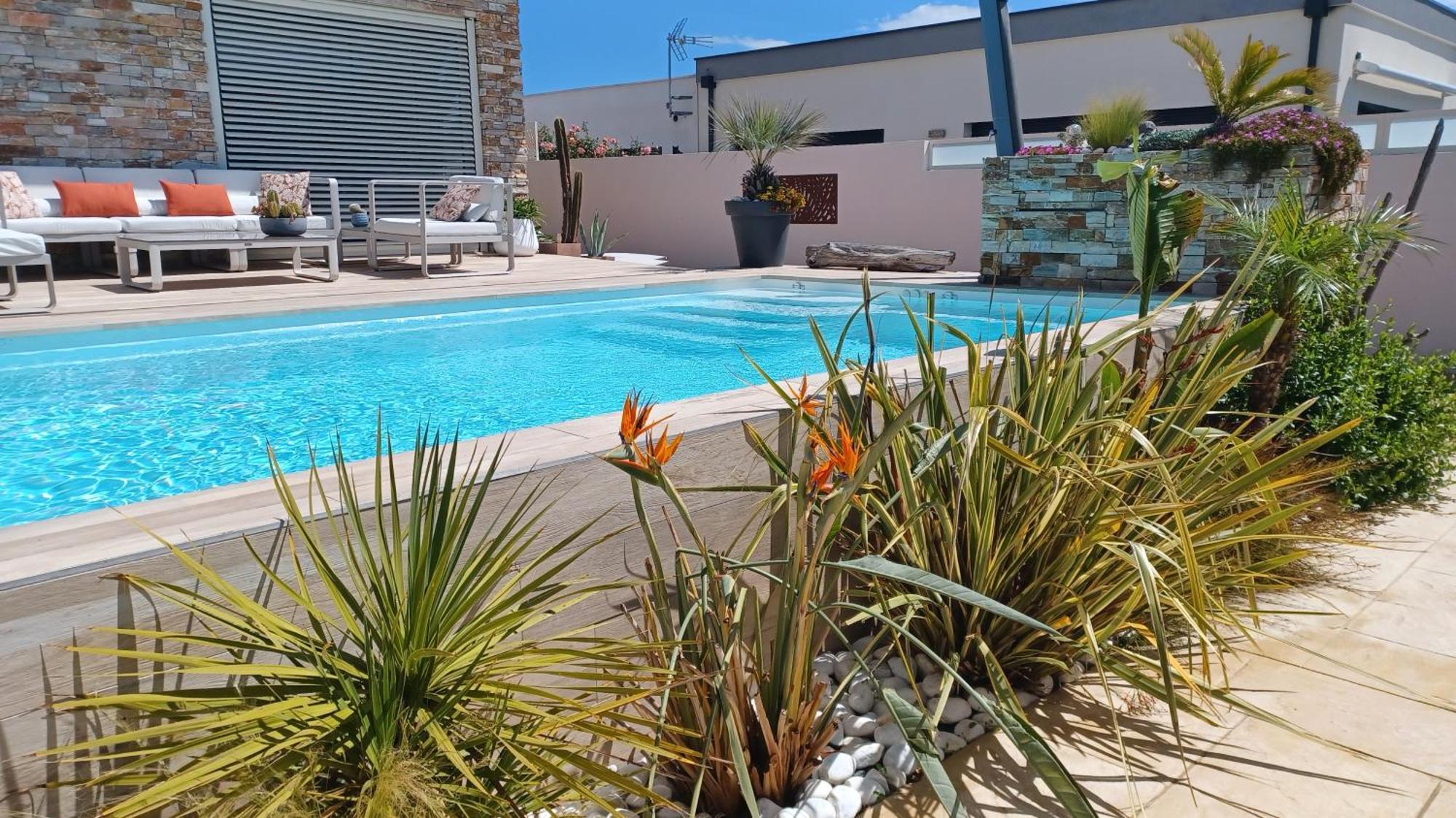 Rue Du Bac Bed & Breakfast Villeneuve-de-la-Raho Bagian luar foto